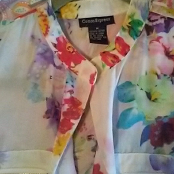 Floral Sleeveless Top - Picture 3 of 6